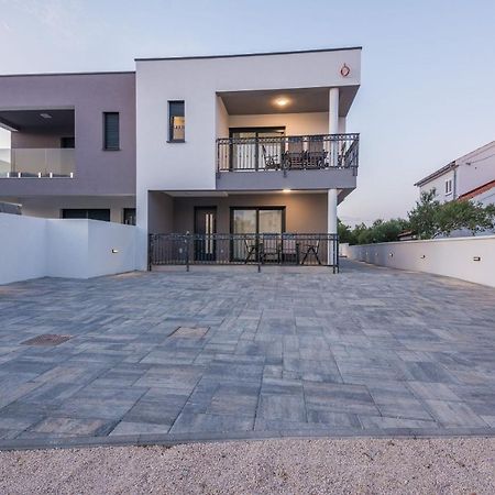 Apartment Spanic 1 Вир Екстериор снимка