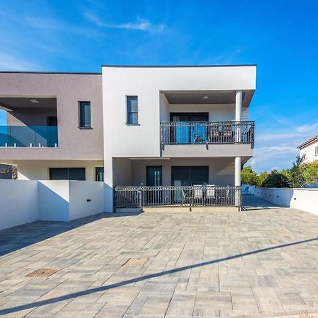 Apartment Spanic 1 Вир Екстериор снимка