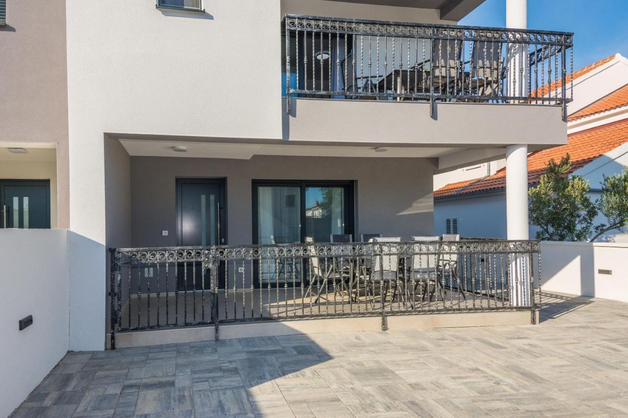 Apartment Spanic 1 Вир Екстериор снимка