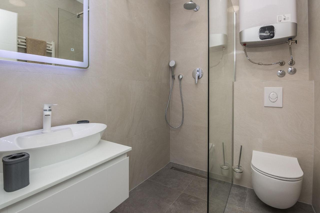 Apartment Spanic 1 Вир Екстериор снимка