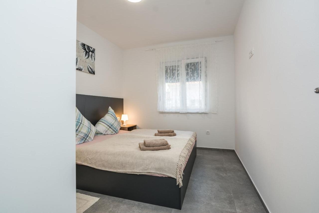 Apartment Spanic 1 Вир Екстериор снимка