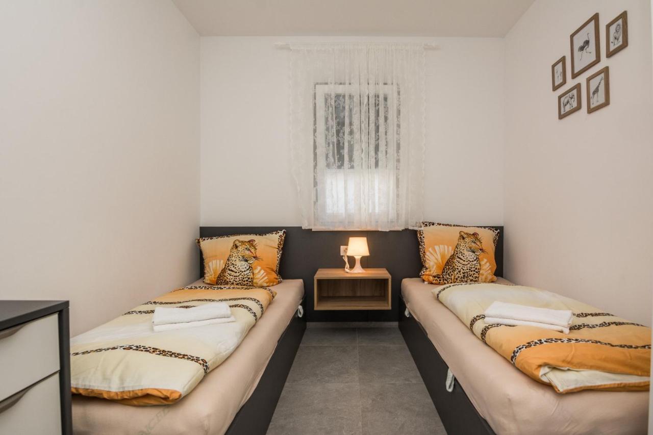 Apartment Spanic 1 Вир Екстериор снимка