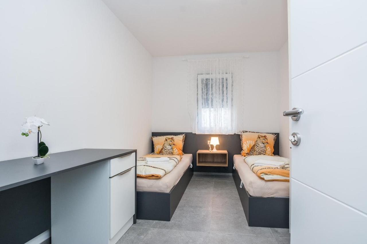 Apartment Spanic 1 Вир Екстериор снимка