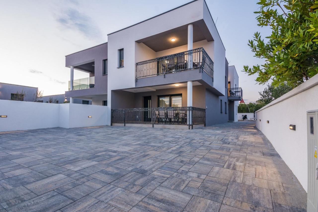 Apartment Spanic 1 Вир Екстериор снимка
