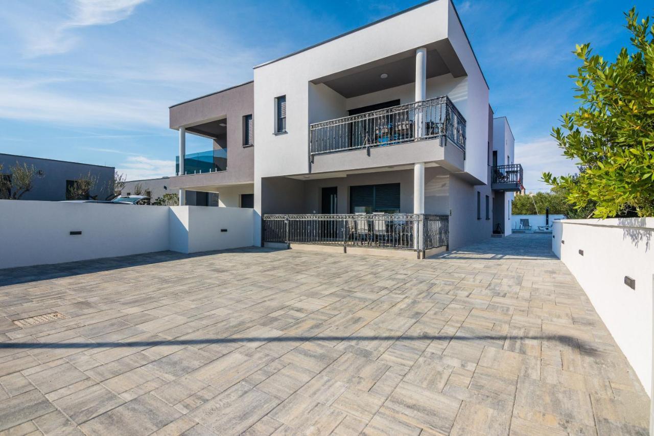 Apartment Spanic 1 Вир Екстериор снимка